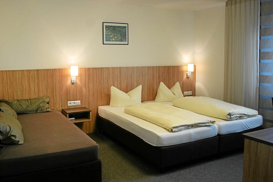 Sport Und Tagungshotel เคนซิงเงน ภายนอก รูปภาพ