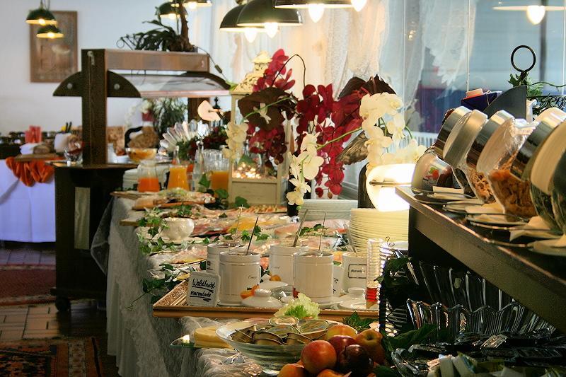 Sport Und Tagungshotel เคนซิงเงน ภายนอก รูปภาพ