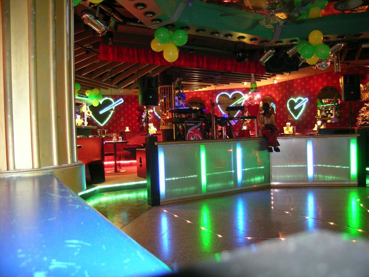 Sport Und Tagungshotel เคนซิงเงน ภายนอก รูปภาพ