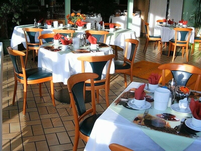 Sport Und Tagungshotel เคนซิงเงน ภายนอก รูปภาพ
